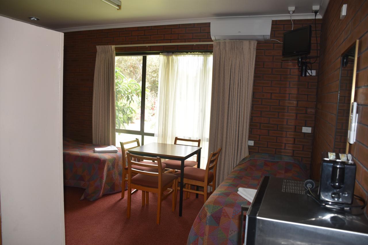Mount Barker Valley Views Motel & Chalets, Western Australia ภายนอก รูปภาพ