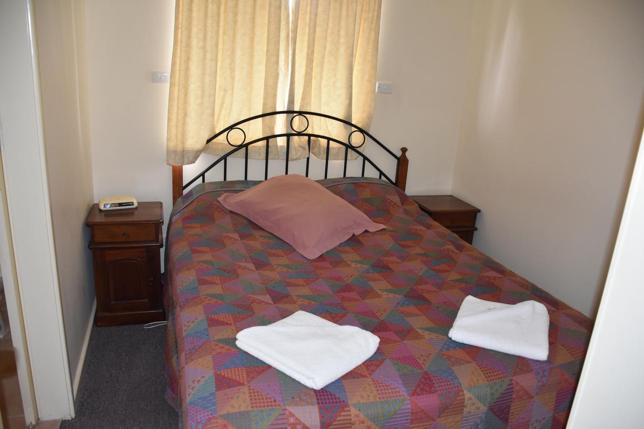 Mount Barker Valley Views Motel & Chalets, Western Australia ภายนอก รูปภาพ