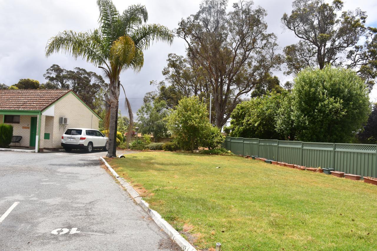 Mount Barker Valley Views Motel & Chalets, Western Australia ภายนอก รูปภาพ